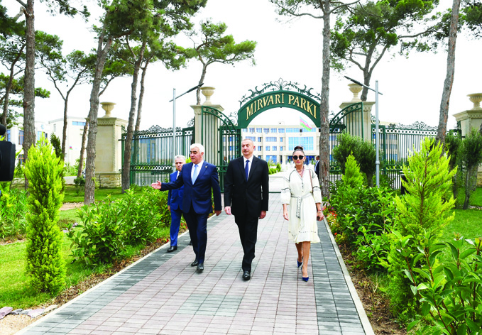 Президент Ильхам Алиев ознакомился с условиями, созданными в Парковом комплексе «Мирвари» в Пираллахинском районе