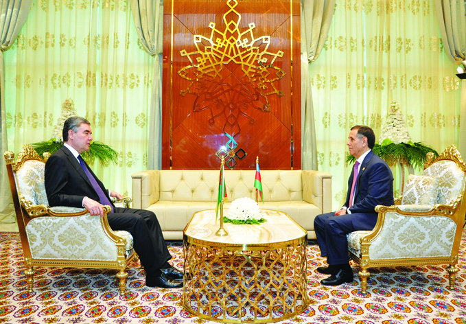 Премьер-министр Азербайджана Новруз Мамедов встретился с Президентом Туркменистана Гурбангулы Бердымухамедовым