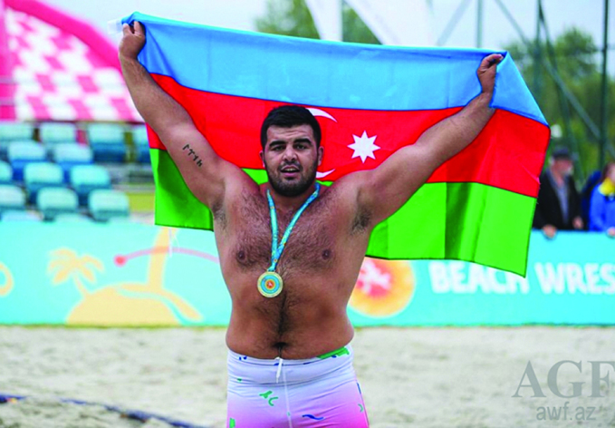 Азербайджанский спортсмен стал победителем Всемирной серии по пляжной борьбе