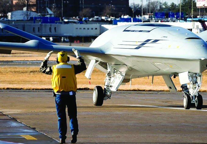 Boeing впервые испытал дрон-заправщик для ВМС