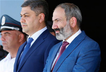 «Кодекс чести по-армянски»: почему Пашинян и его бывший соратник выливают друг на друга ушаты грязи