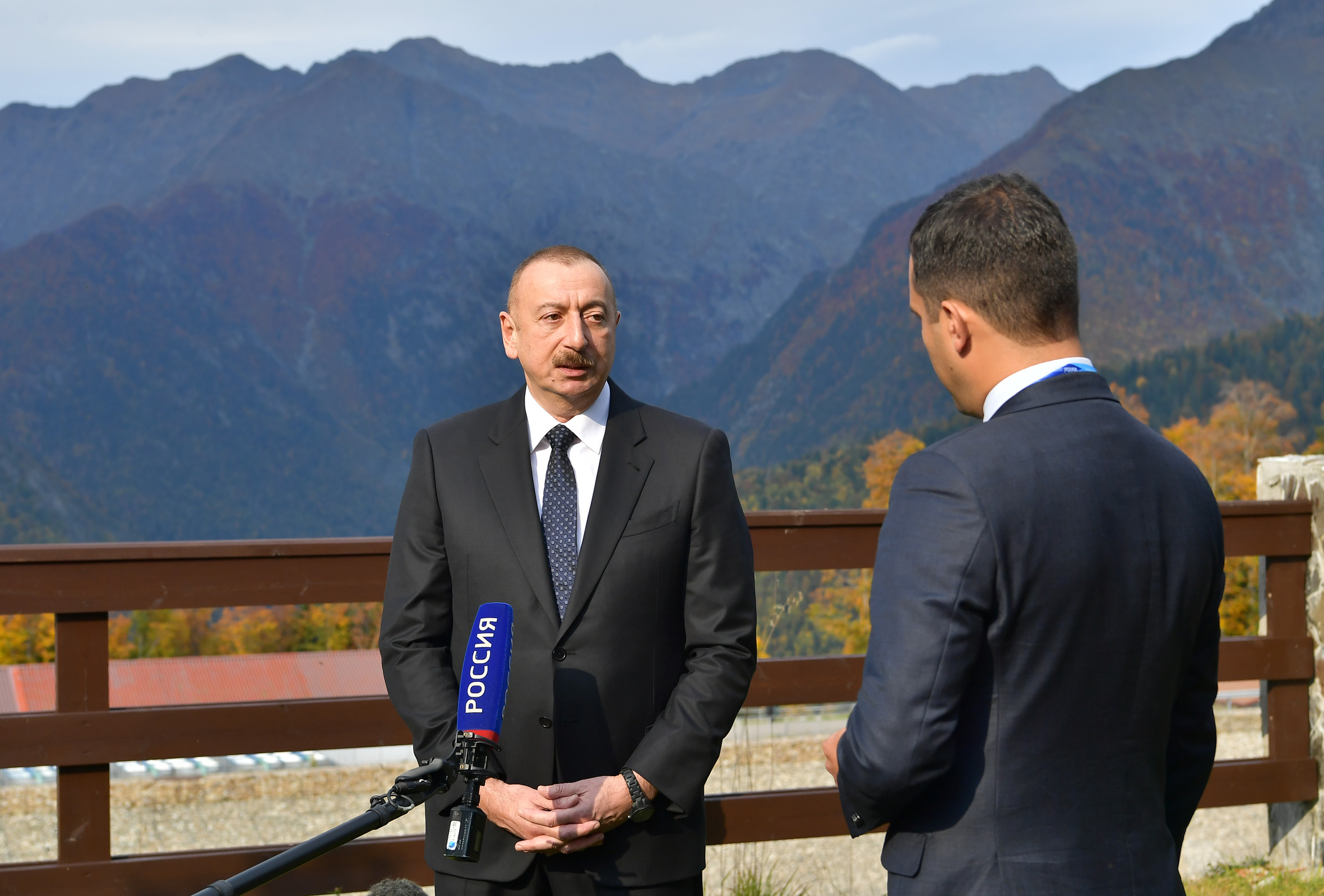 Президент Ильхам Алиев в Сочи ответил на вопросыкорреспондентов российских телеканалов «Россия» и «Первый»