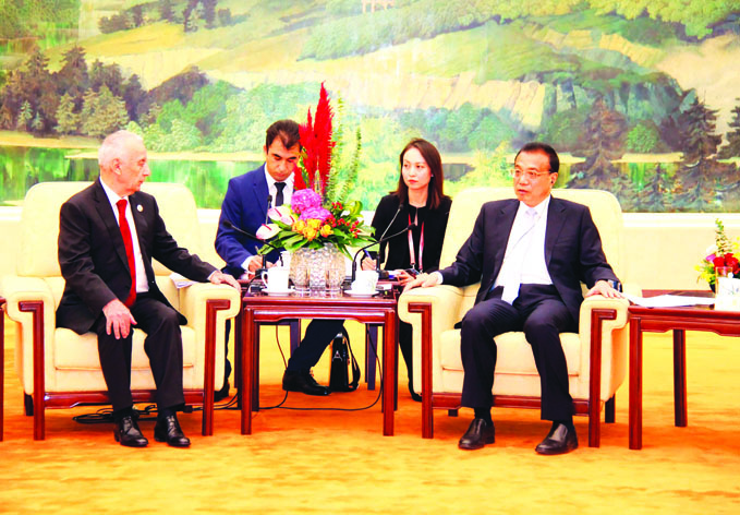 Китай и Азербайджан успешно развиваются благодаря серьезным усилиям и дальновидности глав государств