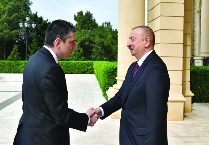 Президент Азербайджана Ильхам Алиев принял премьер-министра Грузии Георгия Гахарию