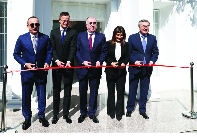 В Баку состоялось открытие нового административного здания Международного фонда тюркской культуры и наследия