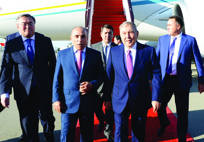 Первый Президент Казахстана, почетный председатель Тюркского совета Нурсултан Назарбаев прибыл в Азербайджан