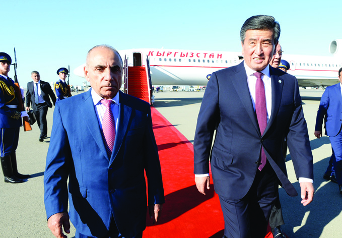 Президент Кыргызстана Сооронбай Жээнбеков прибыл с визитом в Азербайджан