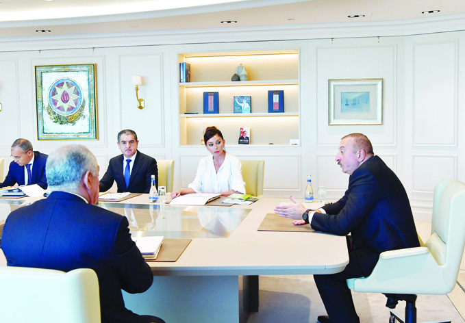 При Президенте Азербайджана Ильхаме Алиеве состоялось экономическое совещание