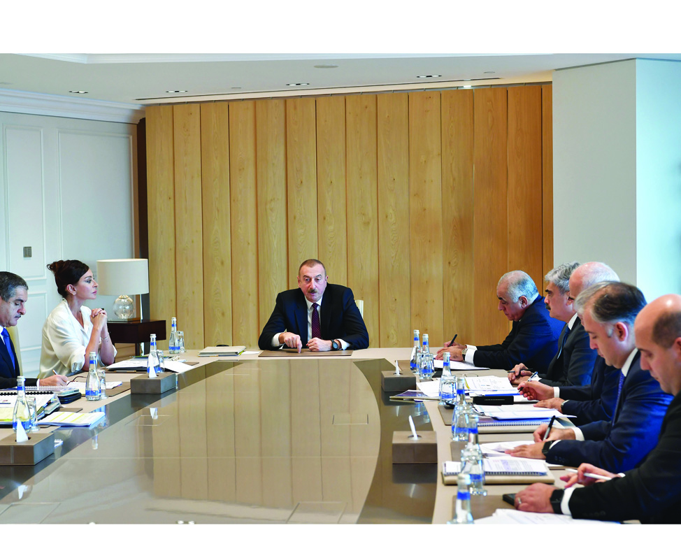 Состоялось экономическое совещание при Президенте Азербайджана Ильхаме Алиеве