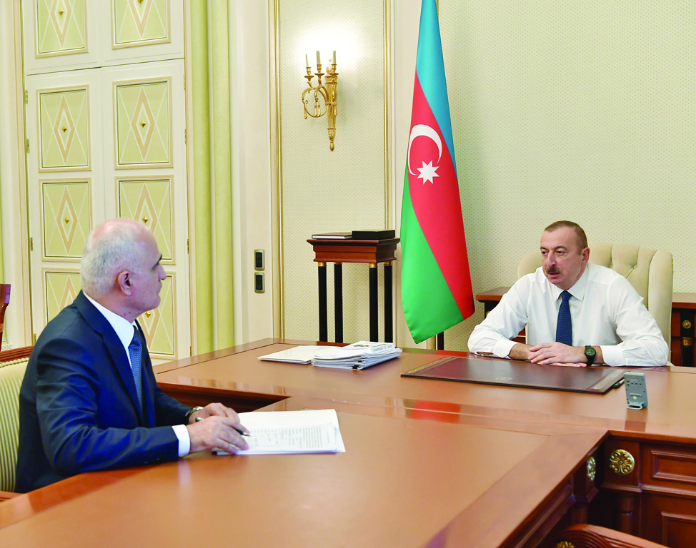 Президент Ильхам Алиев принял Шахина Мустафаева в связи с назначением на новую должность