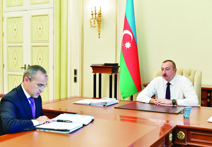 Президент Ильхам Алиев принял Микаила Джаббарова в связи с назначением его на новую должность