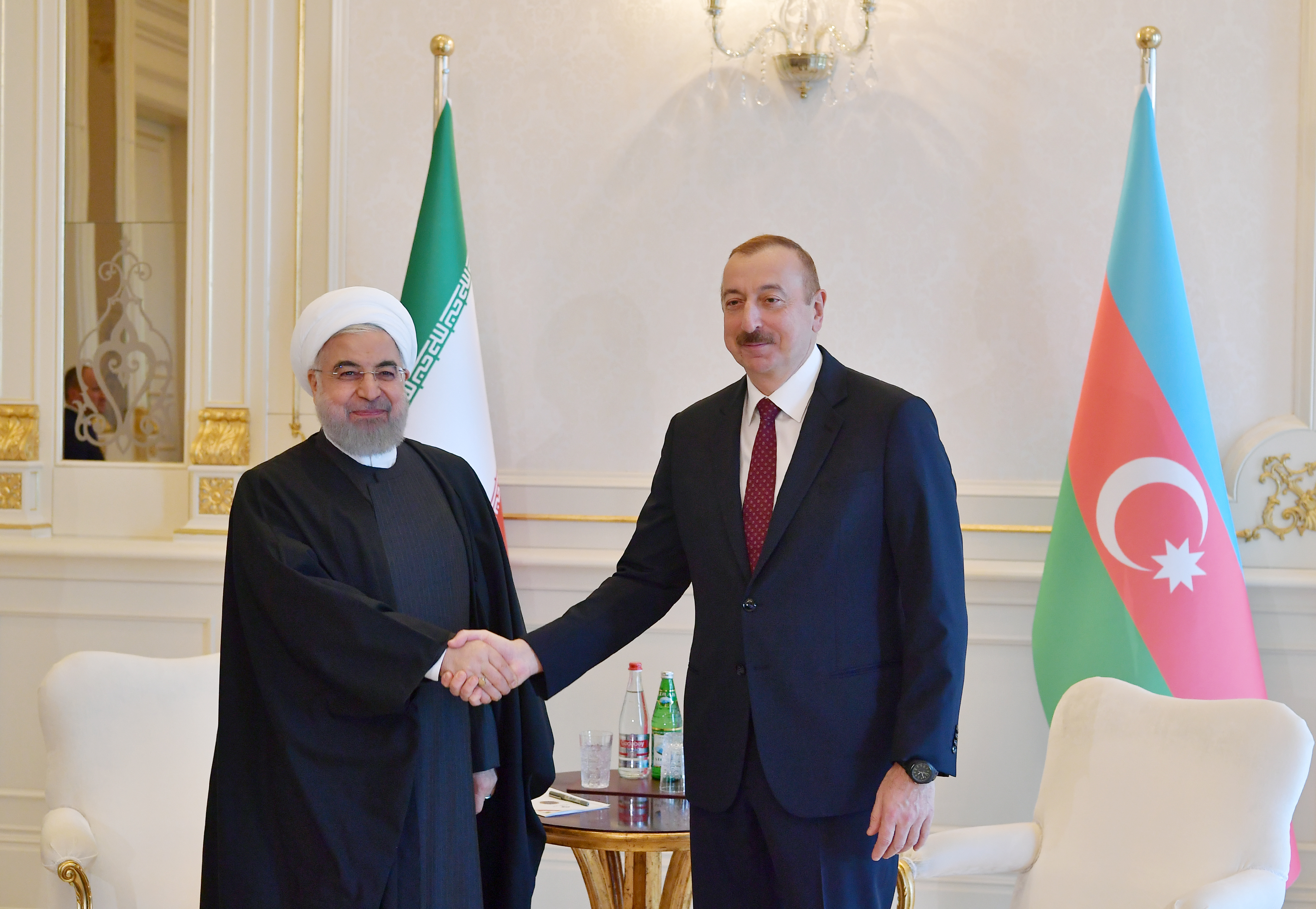 Состоялась встреча Президента АзербайджанаИльхама Алиева и Президента Ирана Хасана Роухани