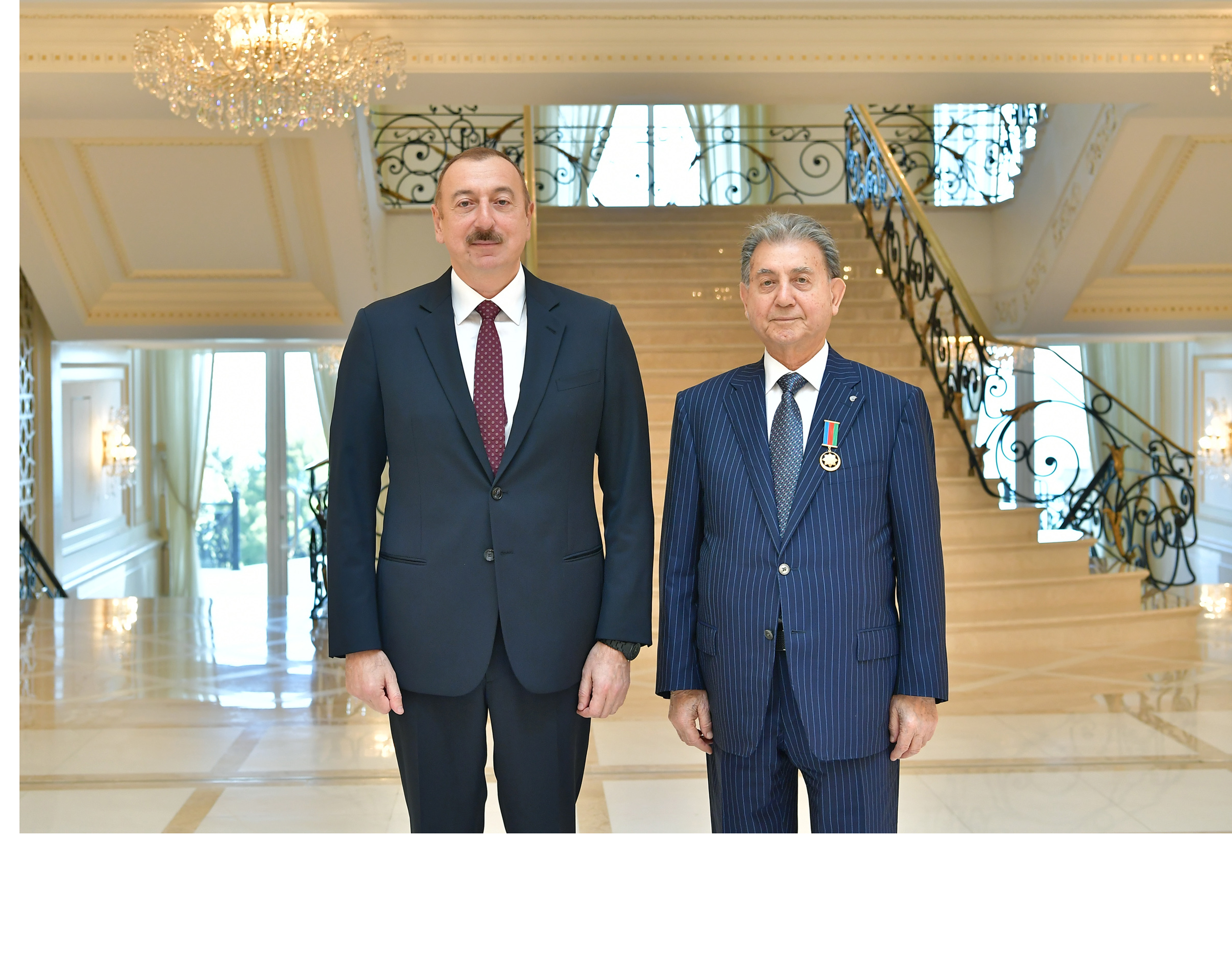 Президент Ильхам Алиев принял академикаАкифа Ализаде и вручил ему орден «Эмек» 1-й степени