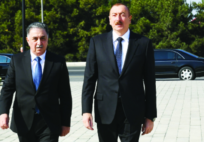 Президент Ильхам Алиев посетил в Агдаше памятник общенациональному лидеру Гейдару Алиеву