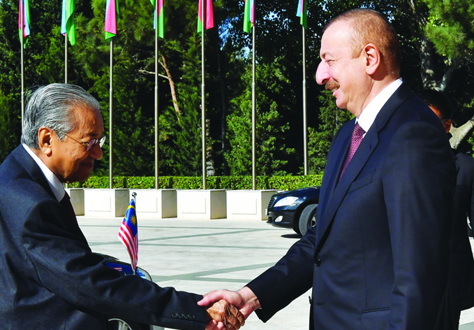 Президент Ильхам Алиев принял премьер-министра Малайзии Махатхира бин Мохамада