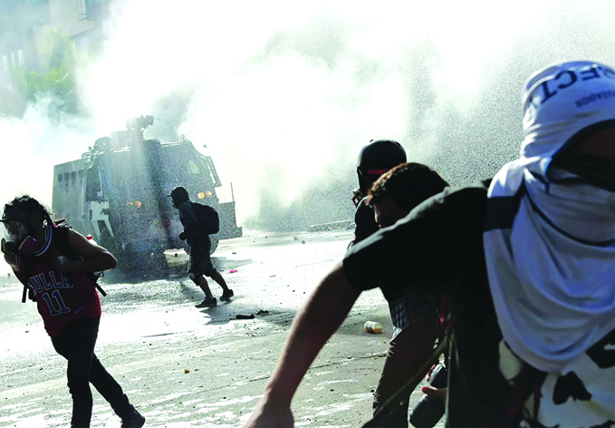 В Сантьяго произошли столкновения с полицией, есть пострадавшие