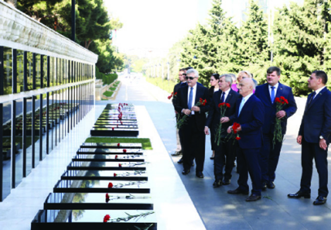 Председатель Сейма Литовской Республики посетил Шехидляр хиябаны