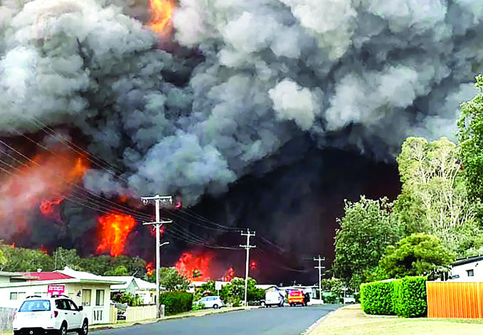 Жителям Сиднея рекомендовали не покидать дома из-за дыма от лесных пожаров