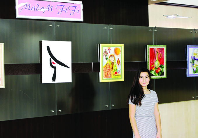В Баку открылась персональная выставка юной художницы Фидан Кязимовой