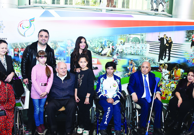 В Баку состоялось международное гала-представление под названием «Непобедимые» по случаю 30-летия Международного паралимпийского комитета