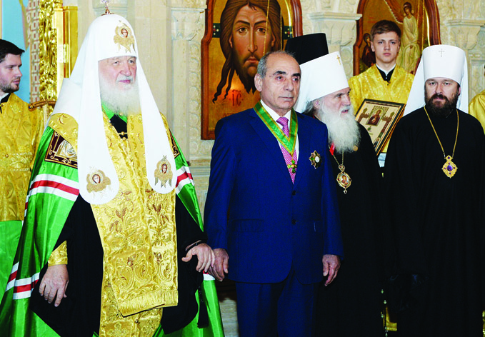Патриарх Московский и всея Руси Кирилл посетил православный кафедральный собор святых Жен-Мироносиц в Баку