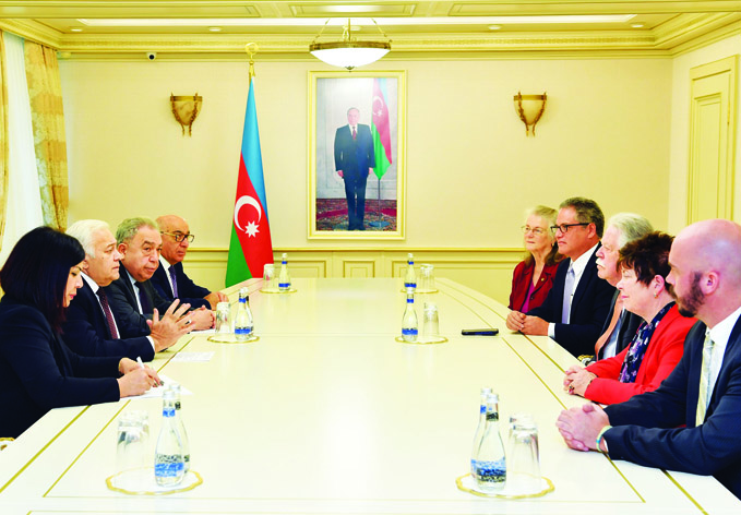 Обсуждены вопросы развития связей между законодательными органами Азербайджана и штатов США