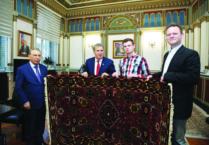 Академик Рамиз Мехтиев встретился с потомками великого азербайджанского писателя Джалила Мамедгулузаде