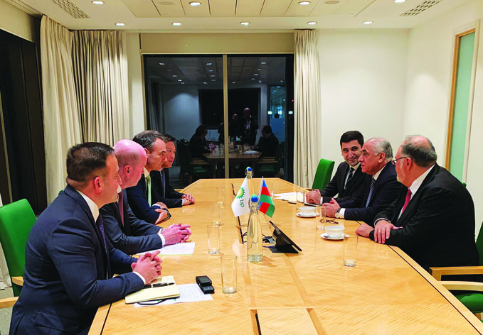 Премьер-министр Азербайджана встретился в Лондоне с исполнительным директором компании ВР по добыче
