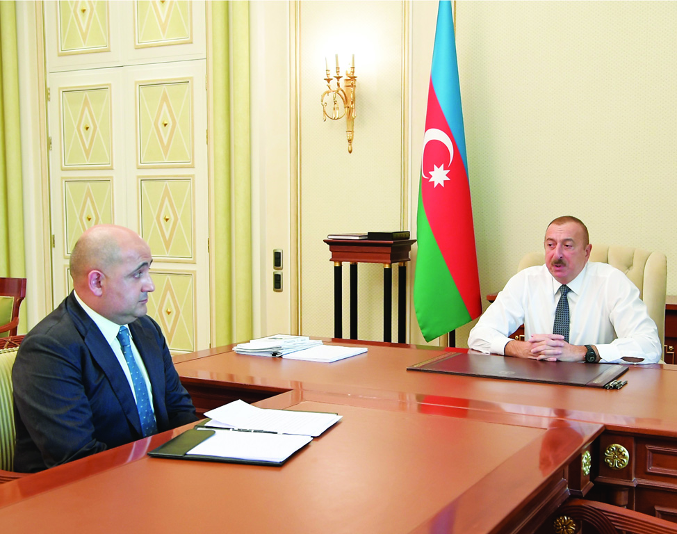 Президент Ильхам Алиев принял Исрафила Мамедова в связи с назначением на новую должность
