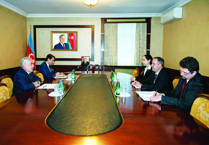 Председатель Верховного Меджлиса Нахчыванской Автономной Республики встретился с послом Венгрии в нашей стране