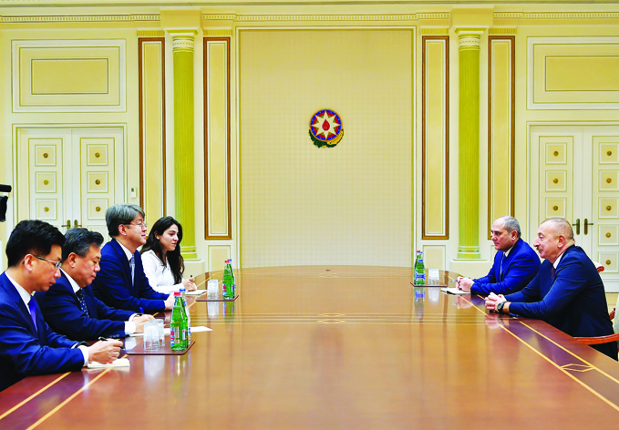 Президент Ильхам Алиев принял делегацию во главе с председателем Комитета статистики Республики Корея