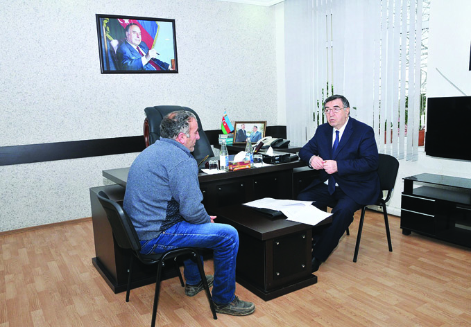 Председатель ОАО «Мелиорация и водное хозяйство Азербайджана» принял жителей Абшеронского и Гобустанского районов