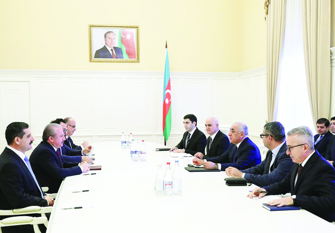 Премьер-министр Азербайджана Али Асадов встретился с председателем Великого Национального Собрания Турции