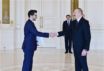 Президент Ильхам Алиев принял верительные грамоты новоназначенного посла Израиля в Азербайджане