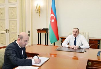 Президент Ильхам Алиев принял Анара Гулиевав связи с назначением его на должность председателяГосударственного комитета градостроительстваи архитектуры
