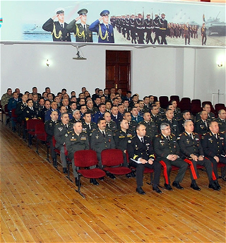 Проанализировано состояние воинской дисциплины в Бакинском гарнизоне