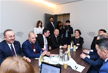 Президент Ильхам Алиев принял участиев заседании в рамках Всемирного экономического форума