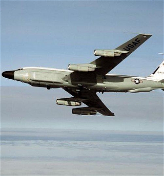 Два самолета-разведчика ВВС США совершилиполет над Корейским полуостровом