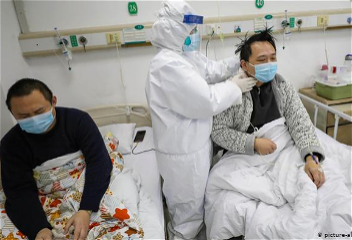 Эксперт ВОЗ заявил о вероятности заражения коронавирусом двух третей населения мира