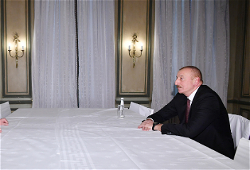 В Мюнхене состоялась встреча Президента АзербайджанаИльхама Алиева и премьер-министра Армении Никола Пашиняна