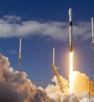 SpaceX увеличила до 300 число микроспутников Starlink на околоземной орбите