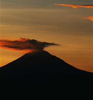 В Мексике произошел мощный выброспепла на вулкане Попокатепетль