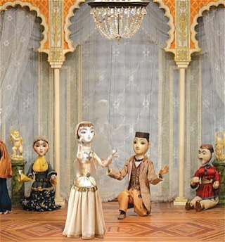 Оперетта «Аршин мал алан» на сцене Театра марионеток
