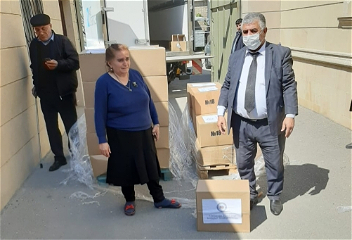 Конфедерация профессиональныхсоюзов Азербайджана отправиламалообеспеченным семьям Сумгайыта100 коробок продовольствия