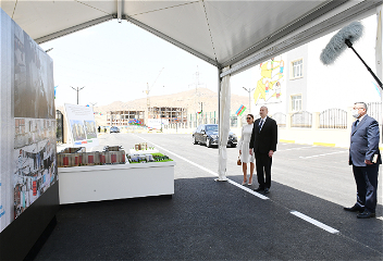 Президент Ильхам Алиев принял участиев открытии жилого комплекса «Гобу Парк-3»,возведенного для вынужденных переселенцев