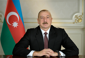 Президенту пишут: «Под Вашим руководствомАзербайджан достиг вершины своего развитияи занял достойное место в мире»