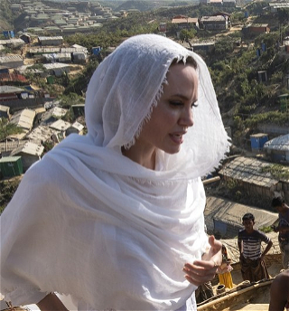 Спецпосланник ООН Анджелина Джоли провела «круглый стол»по образованию для беженцев