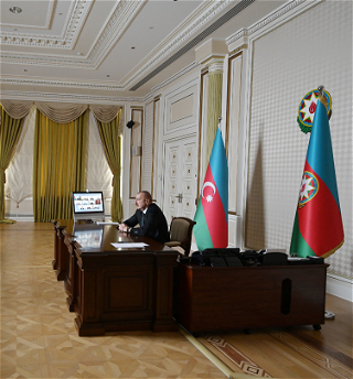 Под председательством Президента Ильхама Алиевасостоялось заседание Кабинета Министров, посвященноеитогам социально-экономического развития в первомполугодии 2020 года и предстоящим задачам
