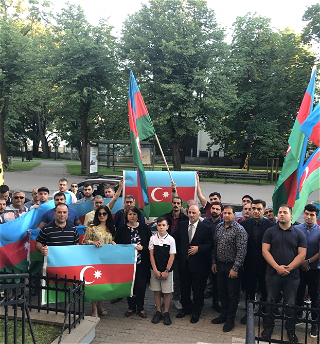 Наши соотечественники, живущиев Латвии, провели акцию протестапротив военных провокаций Армении