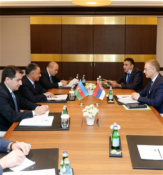 Обсуждены вопросы политики и безопасности между Азербайджаном и Сербией